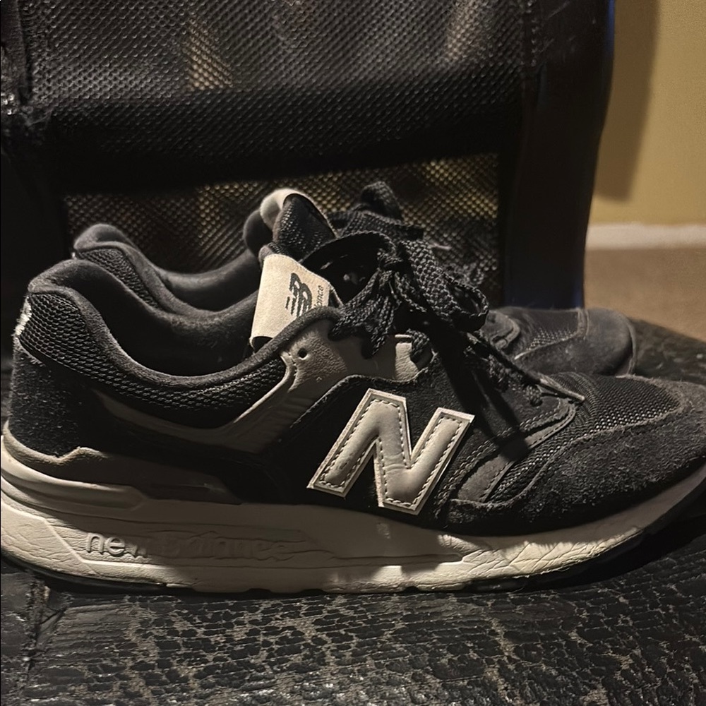 New Balance Men's Athletic Shoes - Black and White